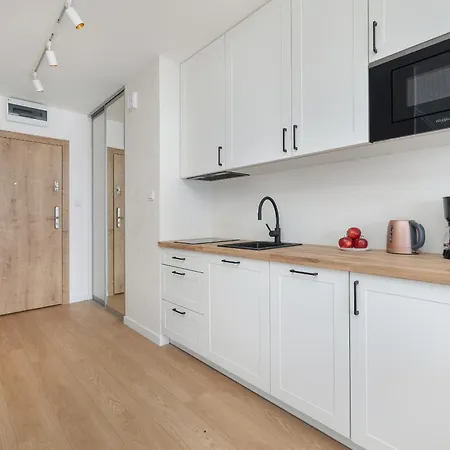 In Wellness With Terrace & Parking By Renters Apartment