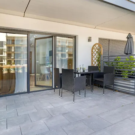 Apartment In Wellness With Terrace & Parking By Renters