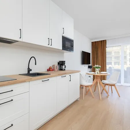 Apartment In Wellness With Terrace & Parking By Renters Dziwnow