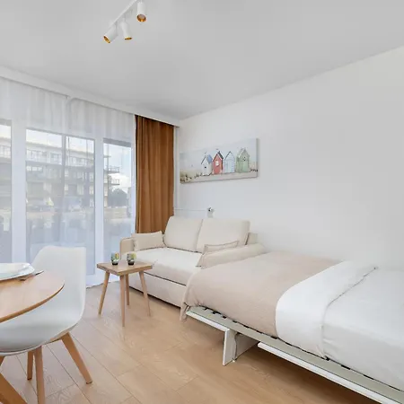 Apartment In Wellness With Terrace & Parking By Renters Dziwnow