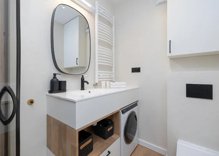 In Wellness With Terrace & Parking By Renters Apartment