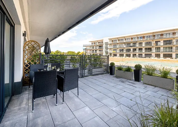 Apartment In Wellness With Terrace & Parking By Renters *